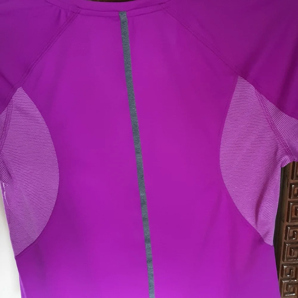 Danskin Now, Fuschia workout top, dri-more, Sz L/G - Picture 6 of 7